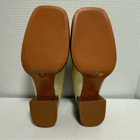 Women’s Urban Outfitters Croc Loafer - Picture 8 of 8